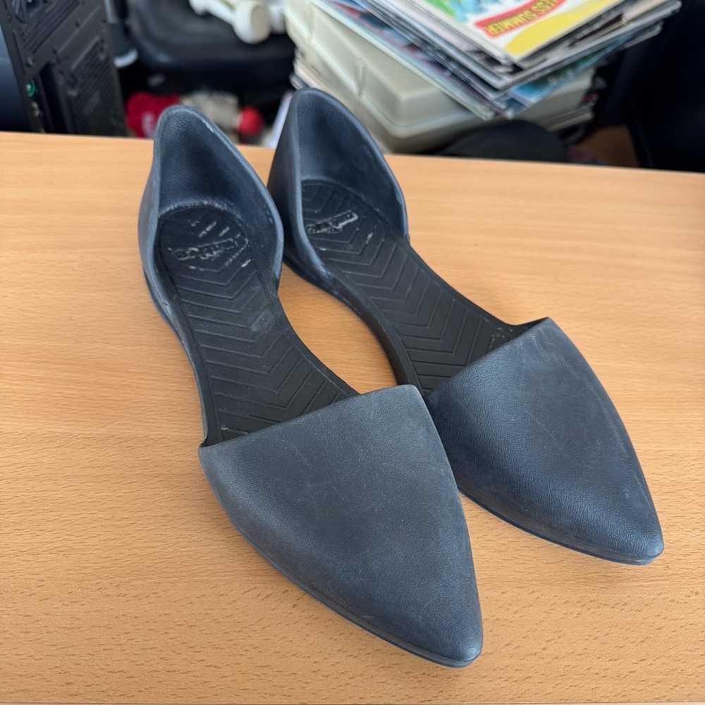 Native Black Flats